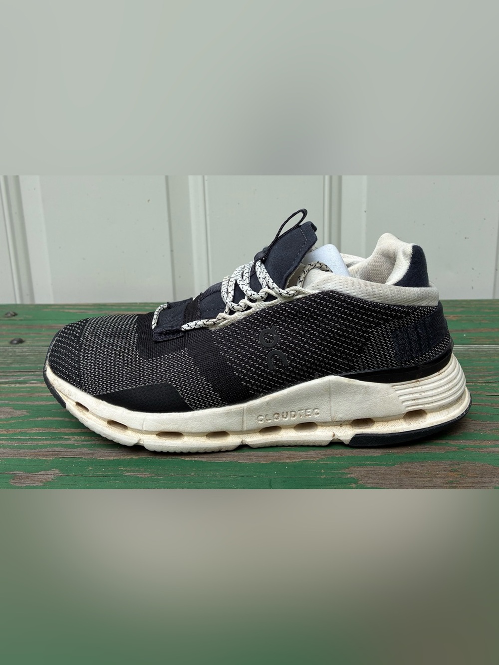 On Cloud  Cloudnova Womens Sz 7 Shoes Sneakers CloudTec Speedboard Black White